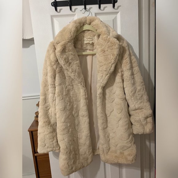 Pink Martini Beige Faux Fur Teddy Coat - Picture 1 of 10